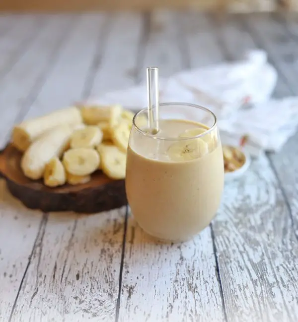 Fıstık Ezmeli Muzlu Smoothie